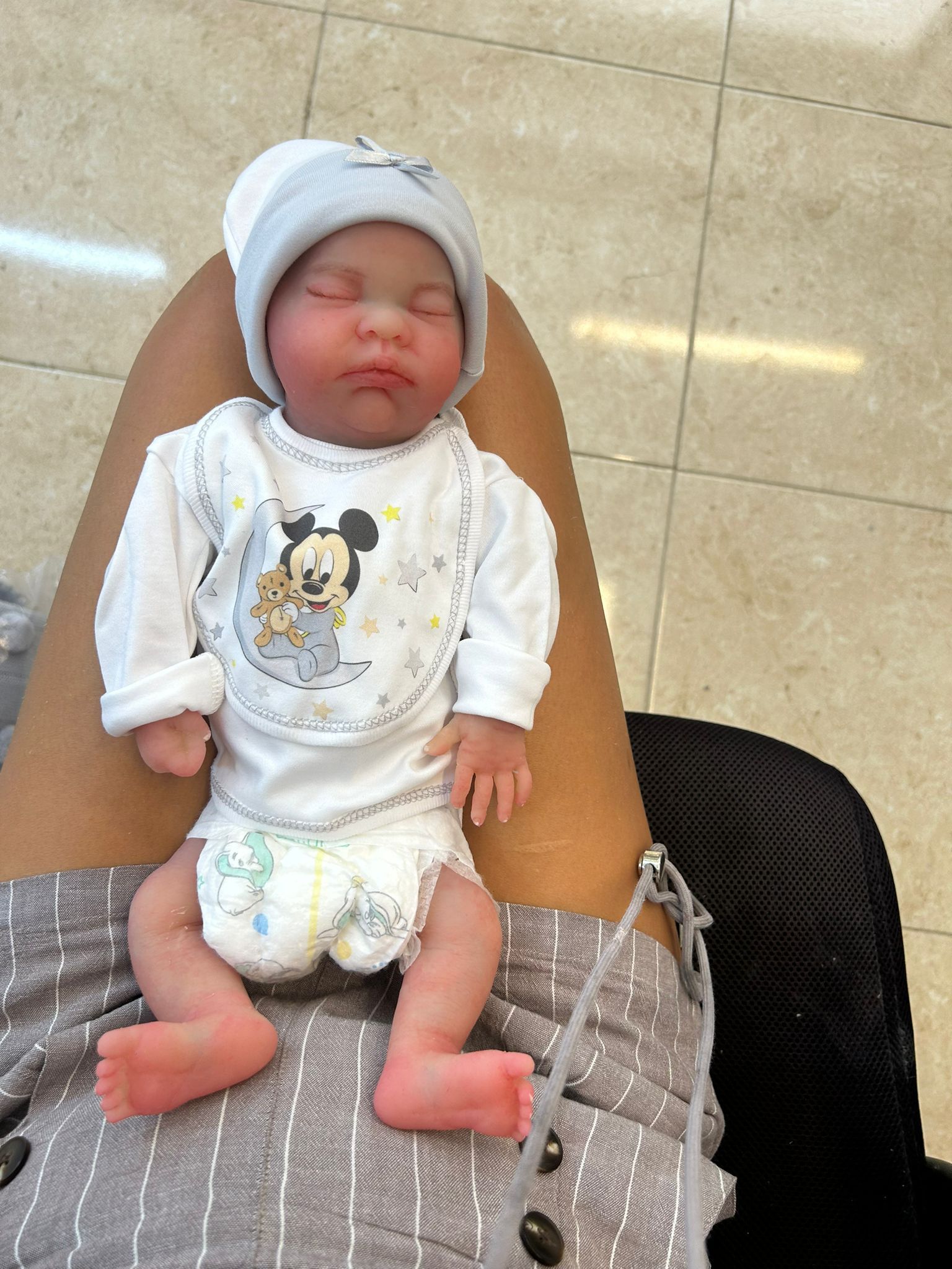 Nuria muñeca reborn de silicona - Imagen 6